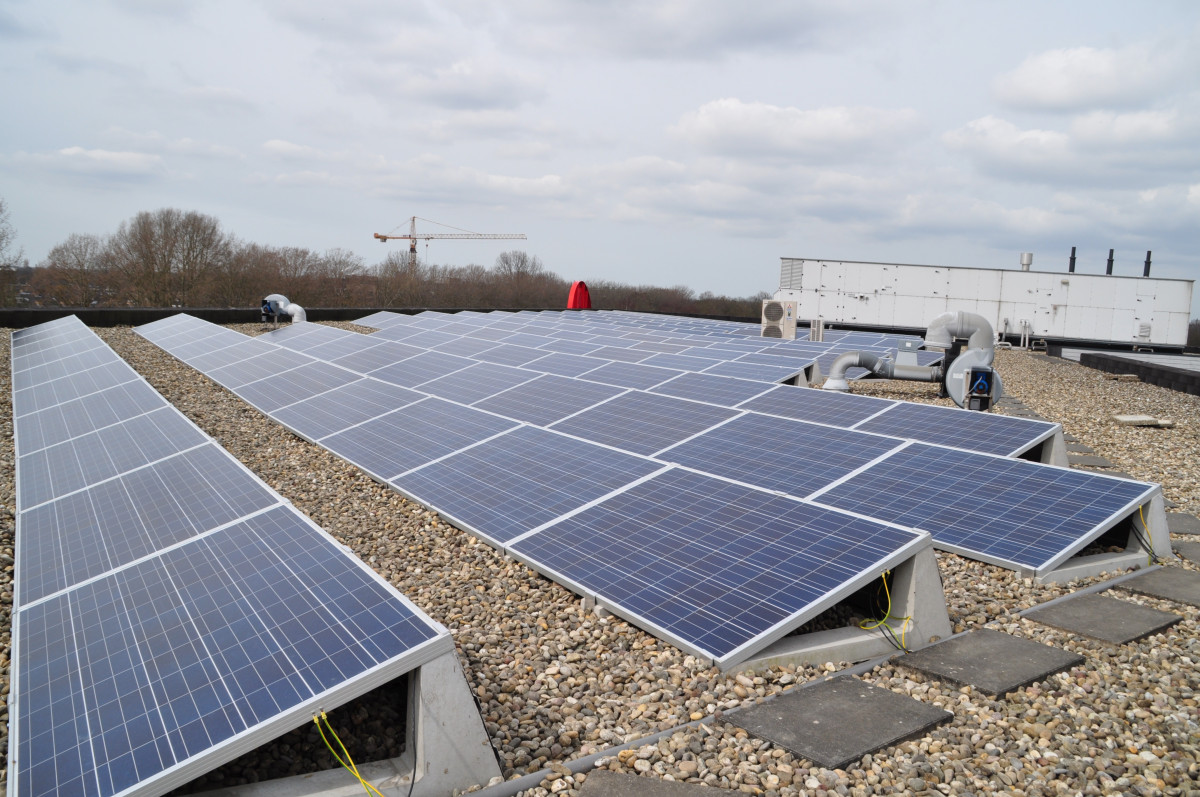 Pourquoi installer des panneaux solaires en 2026 en France? Le guide complet
